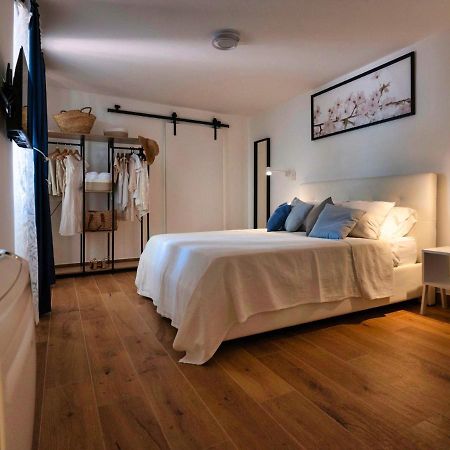 Diomira Apartment Taormina Bagian luar foto