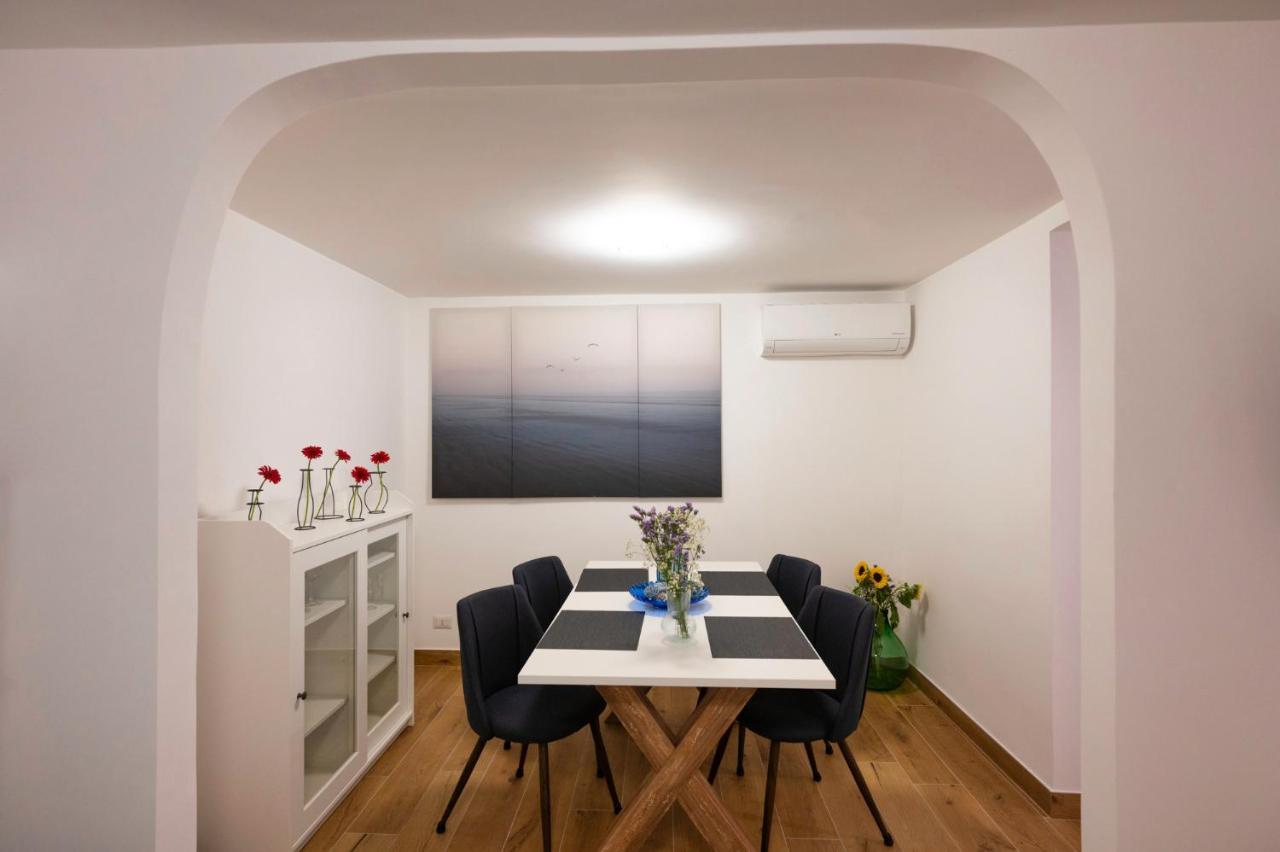 Diomira Apartment Taormina Bagian luar foto
