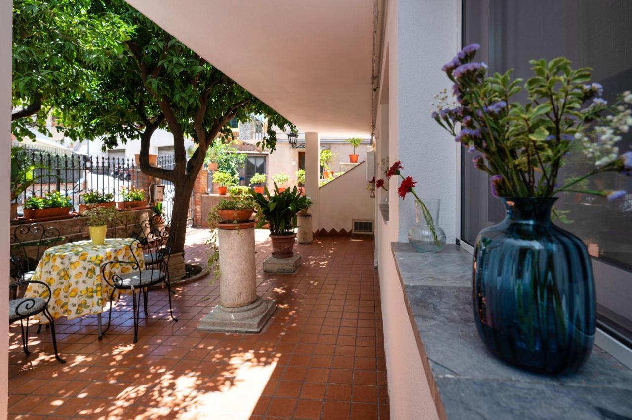 Diomira Apartment Taormina Bagian luar foto